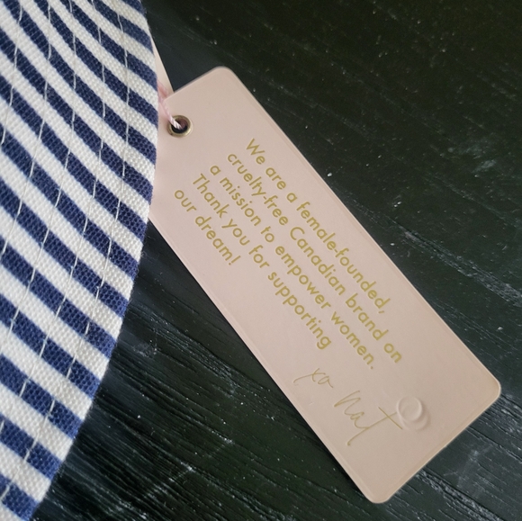 Poppy and Peonies NEW reversible bucket hat - Picture 4 of 6